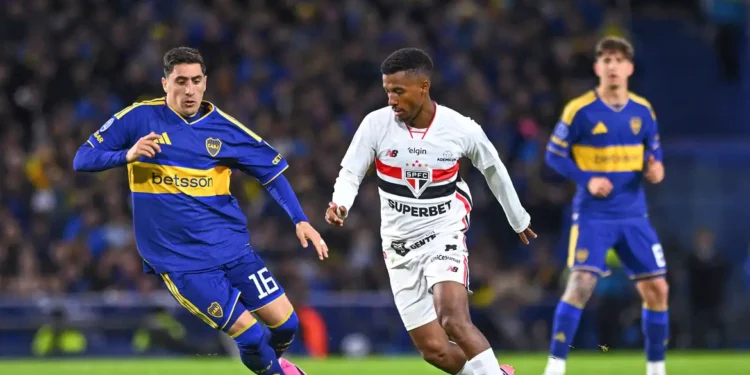 Ex-Palmeiras marca e São Paulo perde do Boca Juniors na Sul-Americana