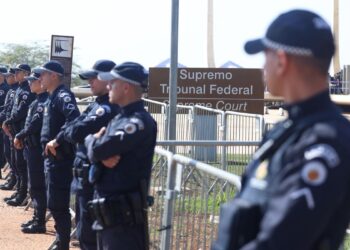 Dino cita descumprimento de normas e sugere julgamento conjunto dia 23