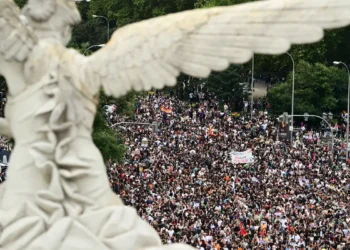 Habitação: Espanha antecipa eleições; sindicatos chamam à greve geral