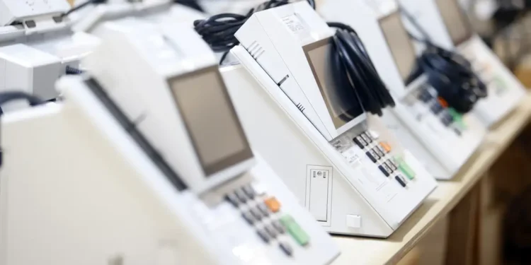Estado de SP começa a preparar mais de 114 mil urnas para o 2º turno