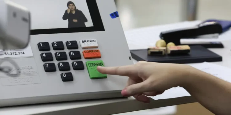 Eleitor que faltou ao primeiro turno pode votar no segundo