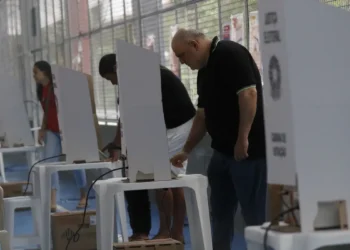 Idosos votam primeiro: conheça outros eleitores com prioridade
